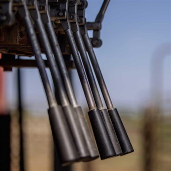 Handles on a working chute