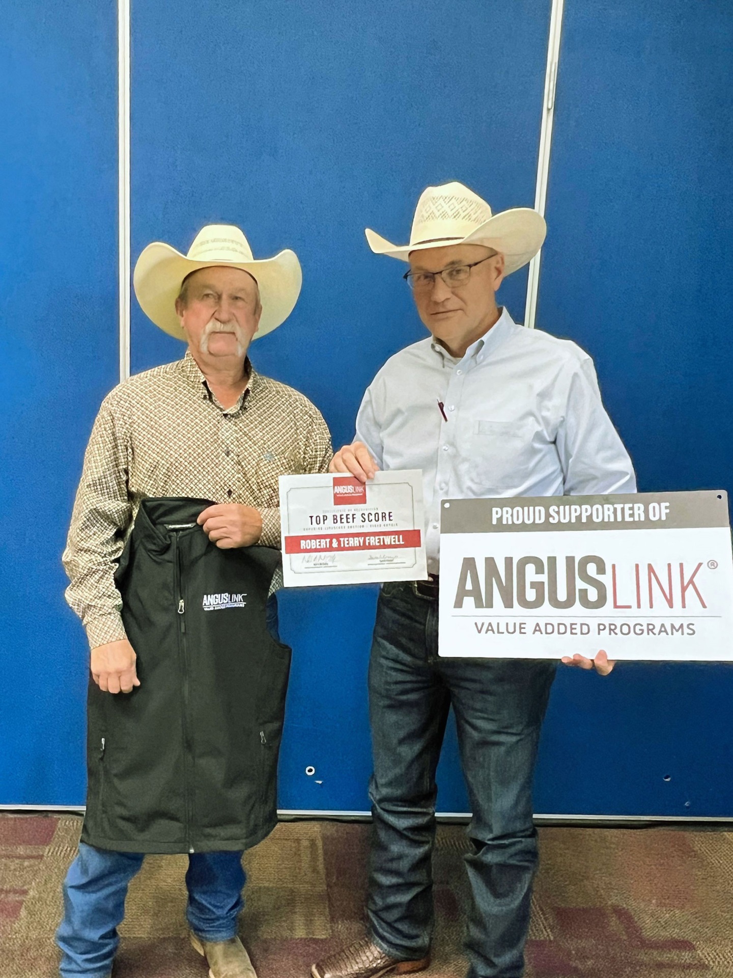 Robert and Terry Fretwell, Jordan Valley, Ore., were recognized with the top Beef Score award during the AngusLink® Genetic Merit Scorecard® awards presentation at the Superior Livestock Auction Video Royale Sale July 29 in Winnemucca, Nev. The Fretwells earned a Beef Score of 146, the highest score among AngusLink consignors participating in the sale.
