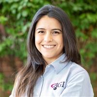 Larissa Novo headshot