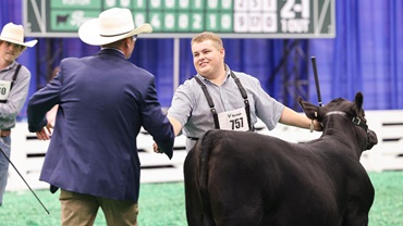 Gage Long, Vinita, Okla., earned the inaugural John Grimes Memorial Scholarship as the 2026 Phenotype and Genotype Show (PGS) Premier Exhibitor at the National Junior Angus Show in Louisville, Ky. The $1,000 scholarship honors the legacy of John Grimes and recognizes excellence in the PGS division.