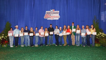 These junior members received the Angus/Talon Youth Educational Learning Program Undergraduate Scholarship at the 2026 National Junior Angus Show, July 11- 18 in Louisville, Kentucky. Pictured from left are Peyton Alexander of Nemo, Texas; Dalton Birdwell of Bryson, Texas; Ella Coulter of Wentzville, Missouri; Maggie Davis of Bidwell, Ohio; Brooklyn Davis of Winchester, Virginia; Ella Ethington of Avon, Illinois; Molly Hansen, Carrington, North Dakota;  Lilly Jefferies, Canmer, Kentucky; Sam Jordan, Savannah, Missouri; Rosalind Kidwell of Gentryville, Indiana; Kaylyn Kiser of Proctor, Texas; Matya Kraft of Fort Collins, Colorado; Claire Murnin of Pompeys Pillar, Montana; Lyle Perrier of  Eureka, Kansas; Hannah Perrier of Eureka, Kansas; Will Phillipello of Bryan Texas; Sydney Sanders of Leesburg, Ohio; and Lauren Wolter of Aviston, Illinois. 