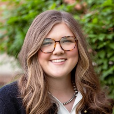 Molly Kate Johnson Headshot