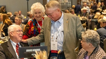 Members from Tennessee and Kansas connect at the Awards Dinner on November 1 at the 2025 Angus Convention in Kansas City, Missouri.