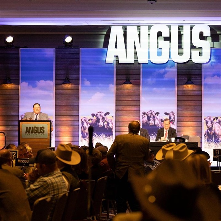 Past Board of Directors President, Jonathan Perry, addresses the members and attendees at the 2025 Angus Convention.
