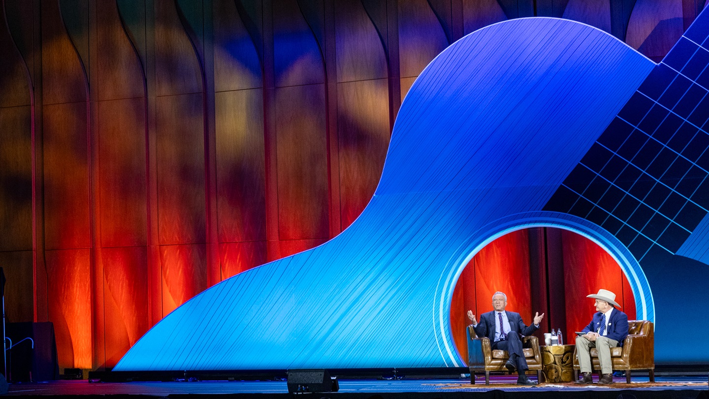 Robert Kennedy Jr. on stage in Nashville