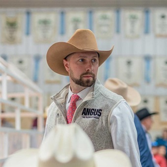 Regional Manager working a sale