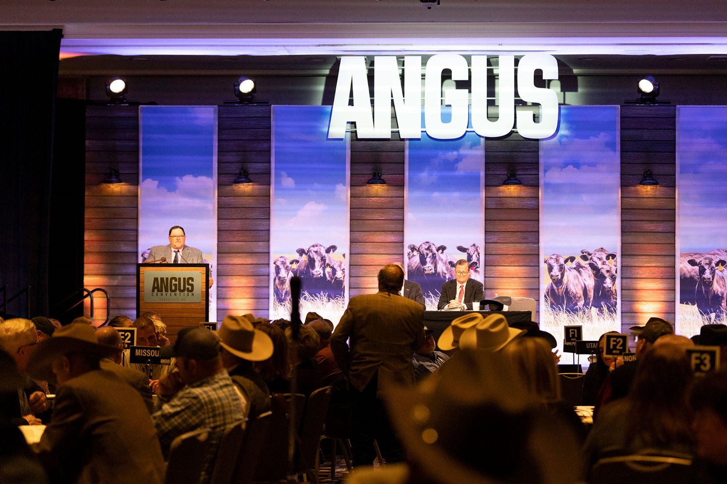 Past Board of Directors President, Jonathan Perry, addresses the members and attendees at the 2025 Angus Convention.