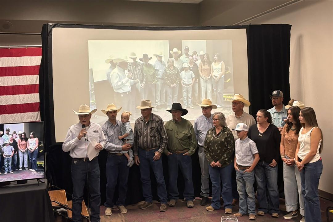 AngusLink® consignors recognized for Beef Score and Maternal Score awards joined Mark McCully, chief executive officer of the American Angus Association®, during Superior Sunrise on July 29 in Winnemucca, NV. 