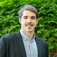 Pedro Ramos headshot