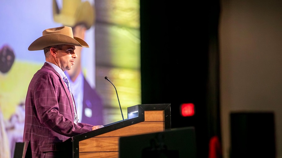 A historic bronze bull statue casted by Jim Reno, modeled after VDAR New Trend 315 was auctioned off by Colonel Jordan Hunter and sold to Terry Edmonson, Bear Hill Cattle Company of Dade City, Florida for $10,500.00 at the 2025 Angus Convention.
