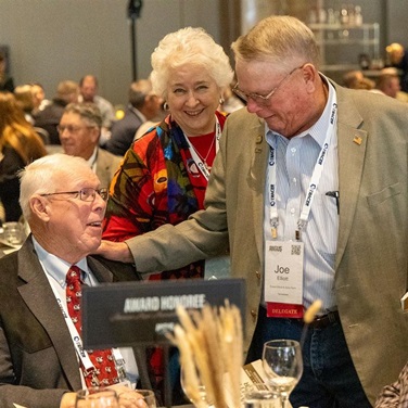 Members from Tennessee and Kansas connect at the Awards Dinner on November 1 at the 2025 Angus Convention in Kansas City, Missouri.