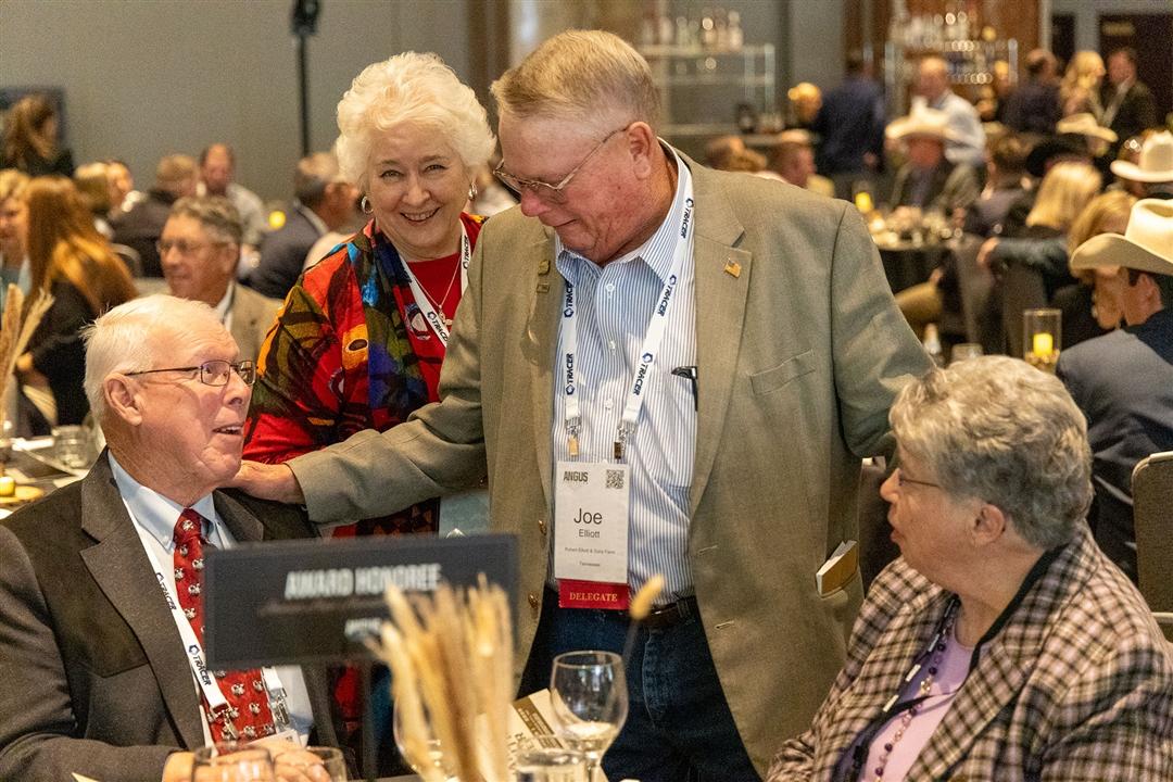 Members from Tennessee and Kansas connect at the Awards Dinner on November 1 at the 2025 Angus Convention in Kansas City, Missouri.