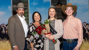 The Murnin family stands alongside their daughter, Claire, after she has been crowned the 2026 Miss American Angus.
