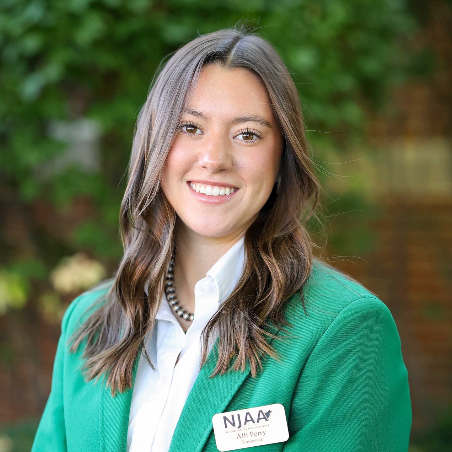 Alli Perry headshot